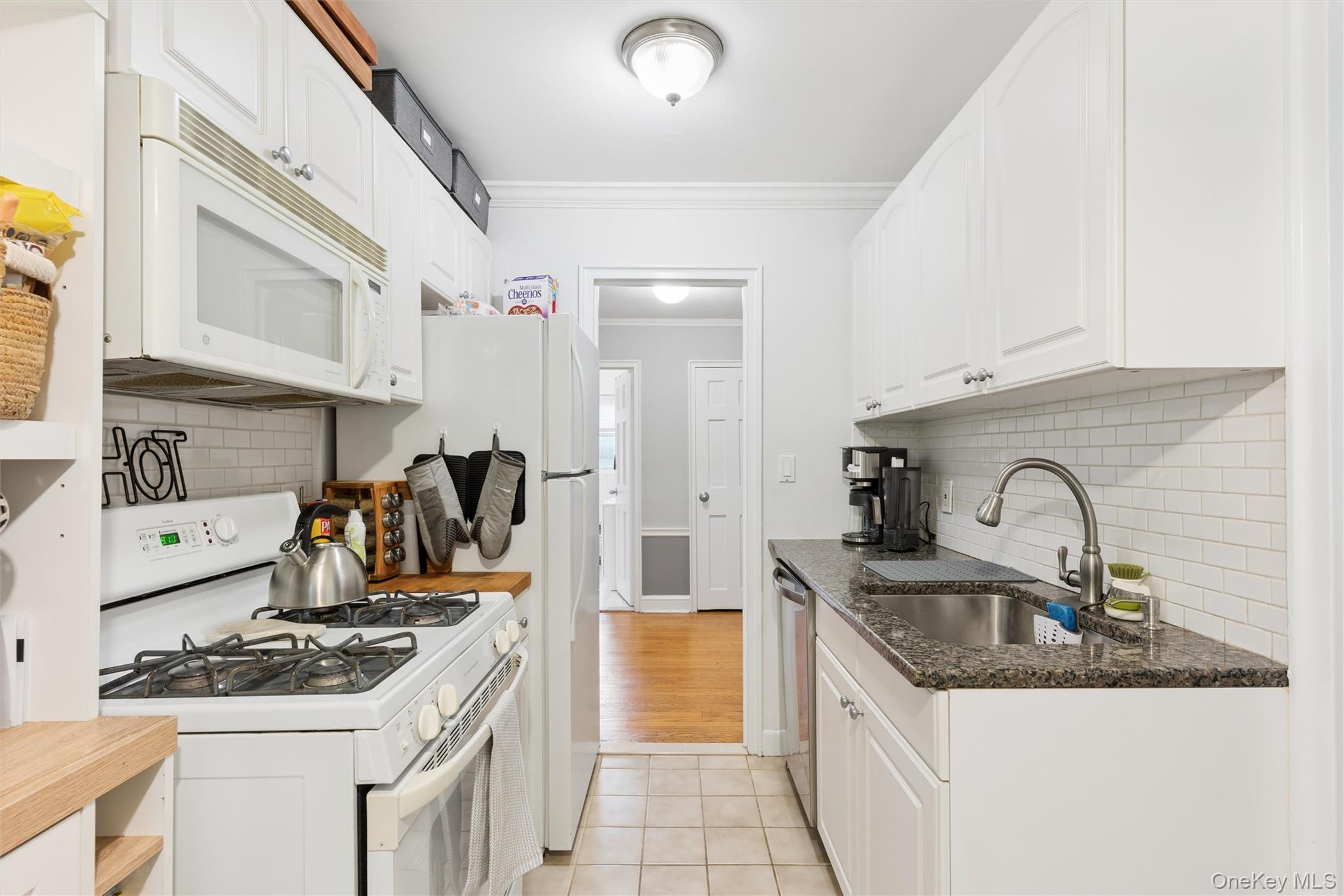 43 N Forest Avenue A3 Property Photo 6