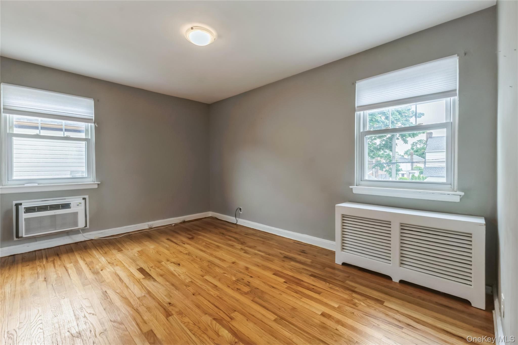 7548 183rd Street Property Photo 3