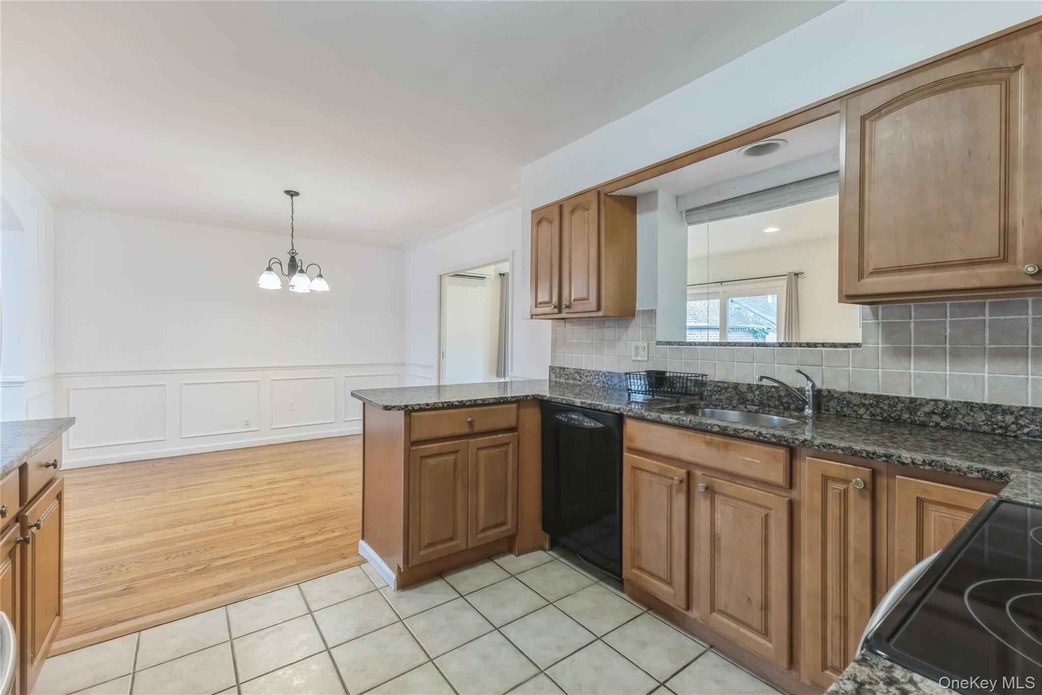 7548 183rd Street Property Photo 7