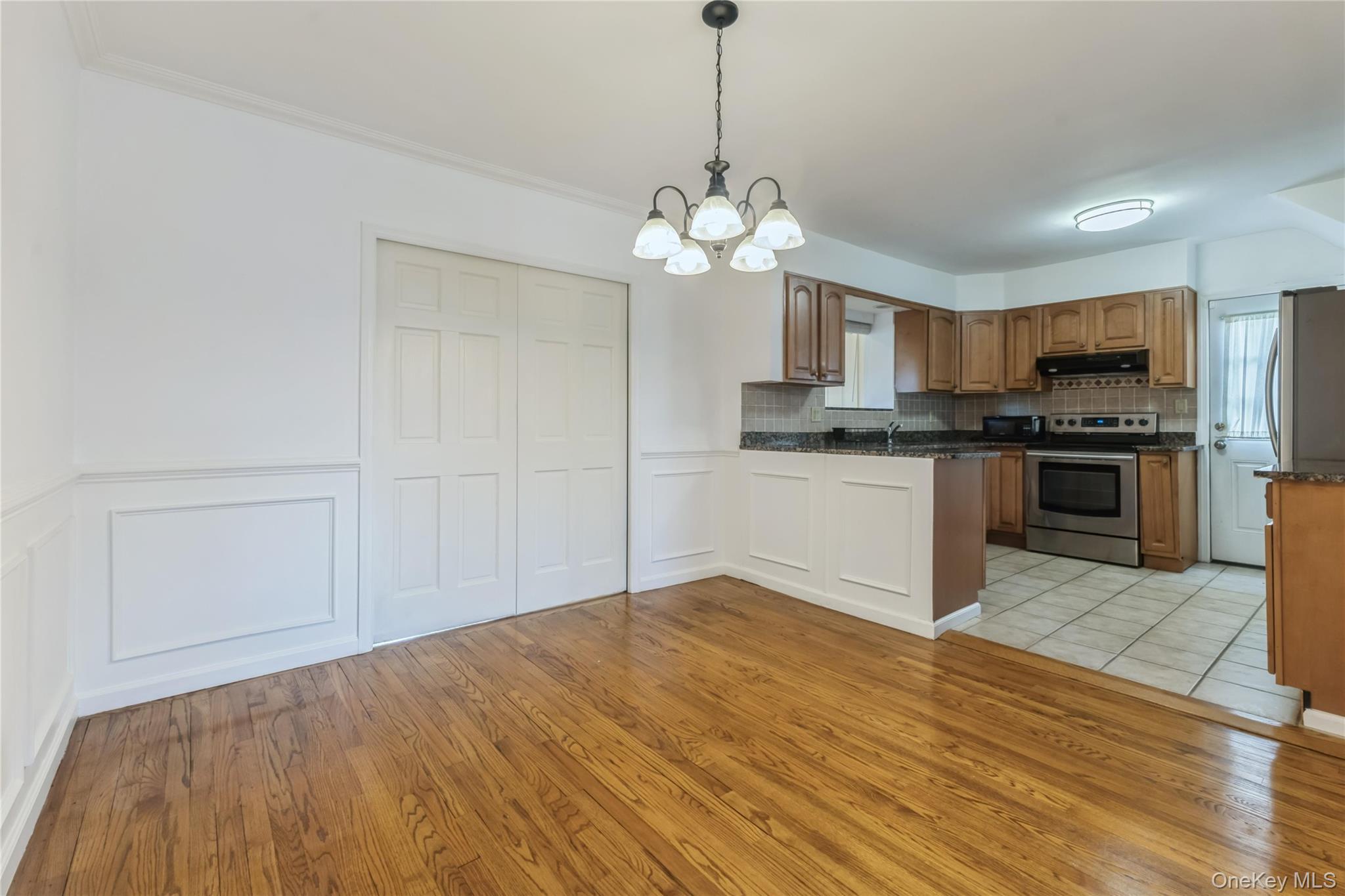 7548 183rd Street Property Photo 12