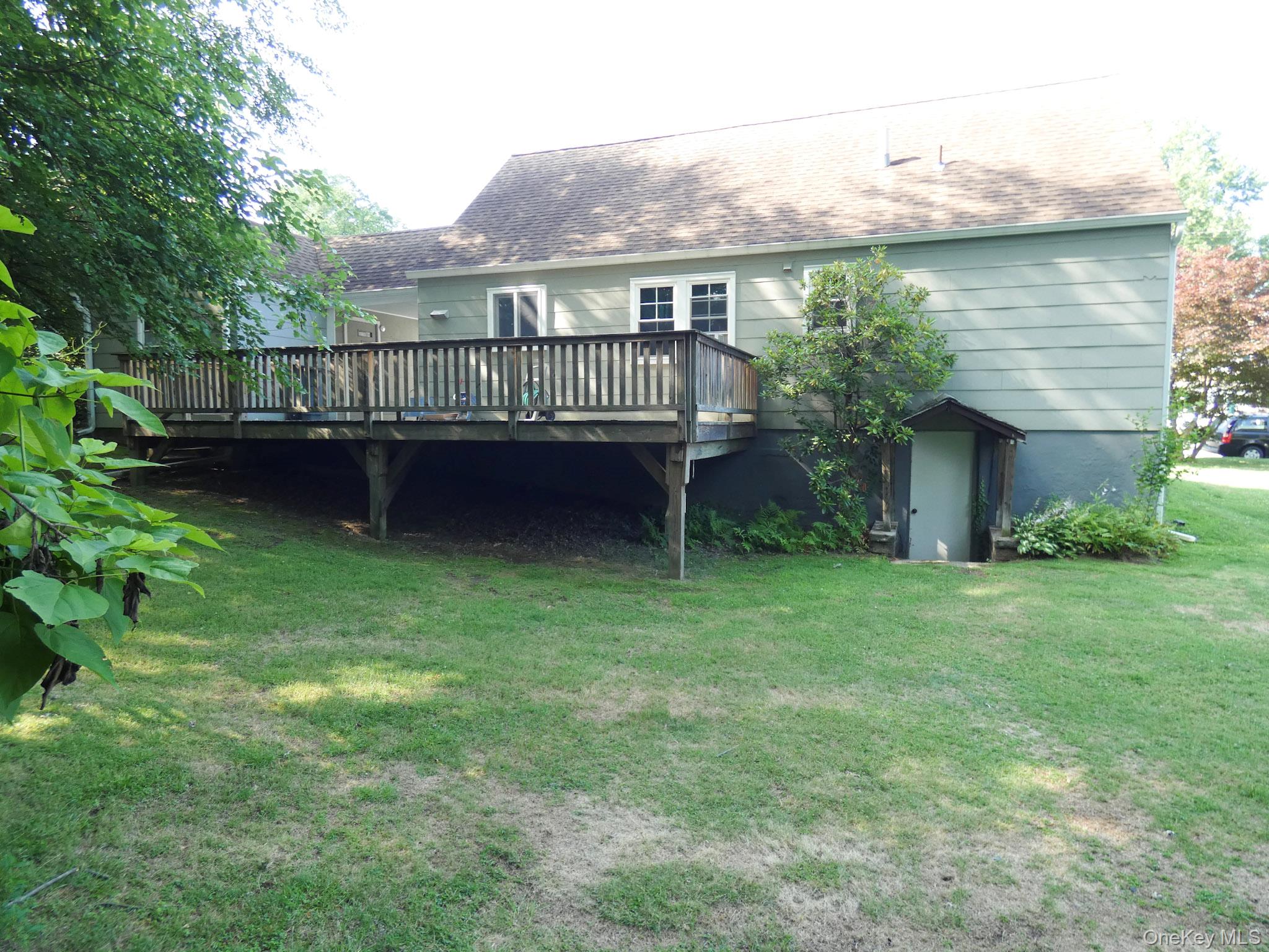 28 Hilltop Drive Property Photo 3