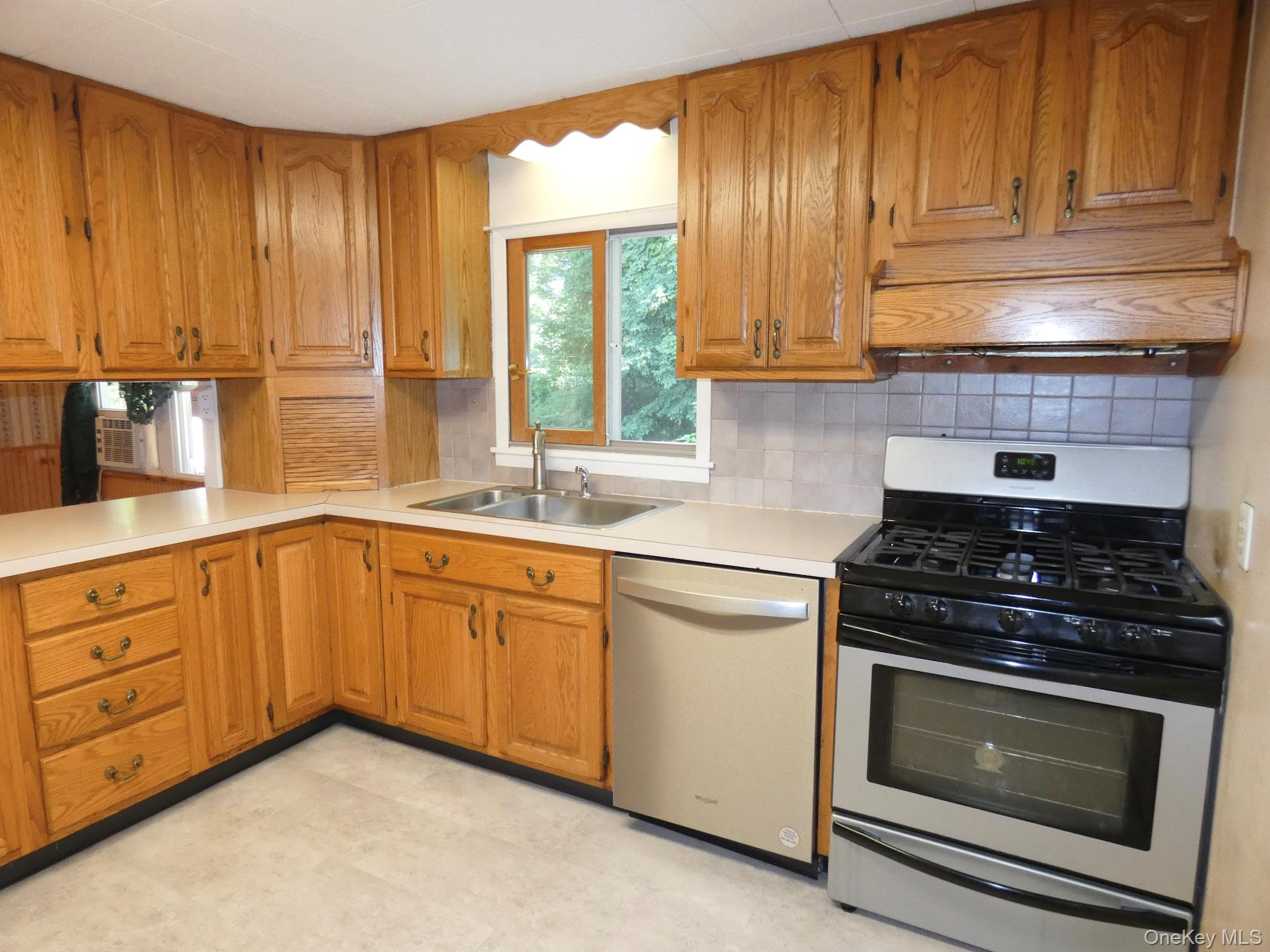 28 Hilltop Drive Property Photo 9