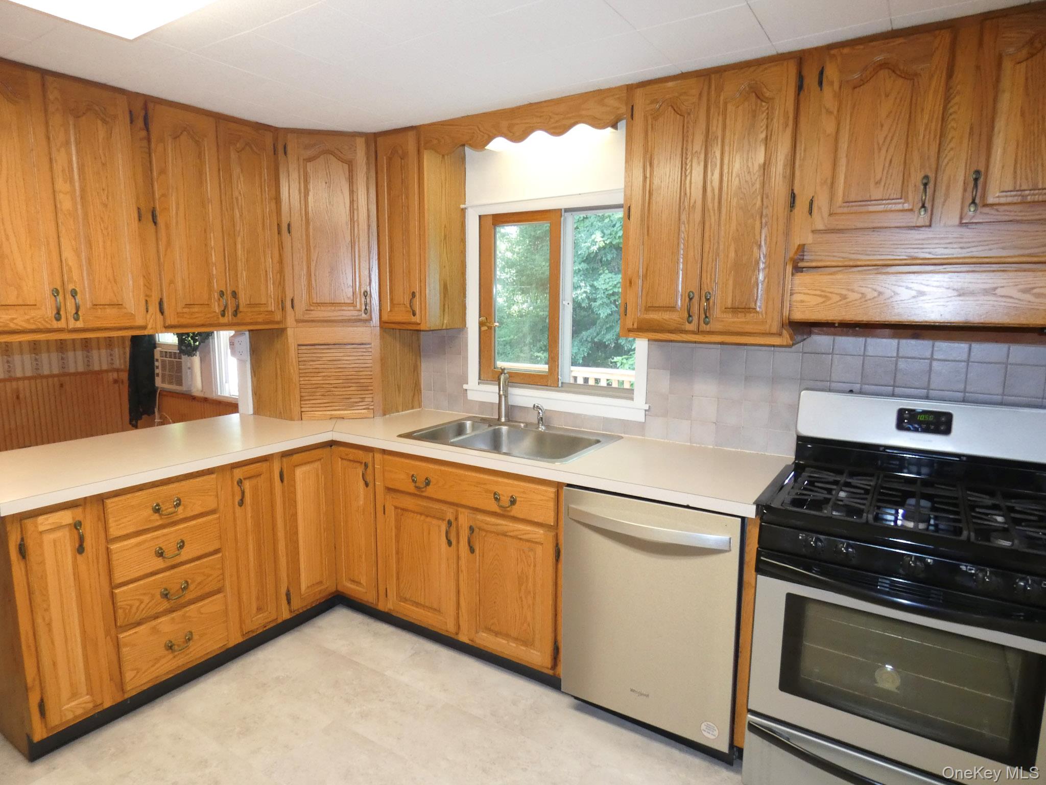 28 Hilltop Drive Property Photo 11