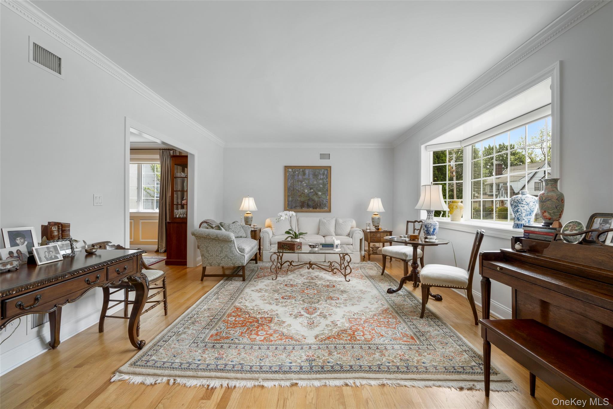 525 Carroll Avenue Property Photo 4