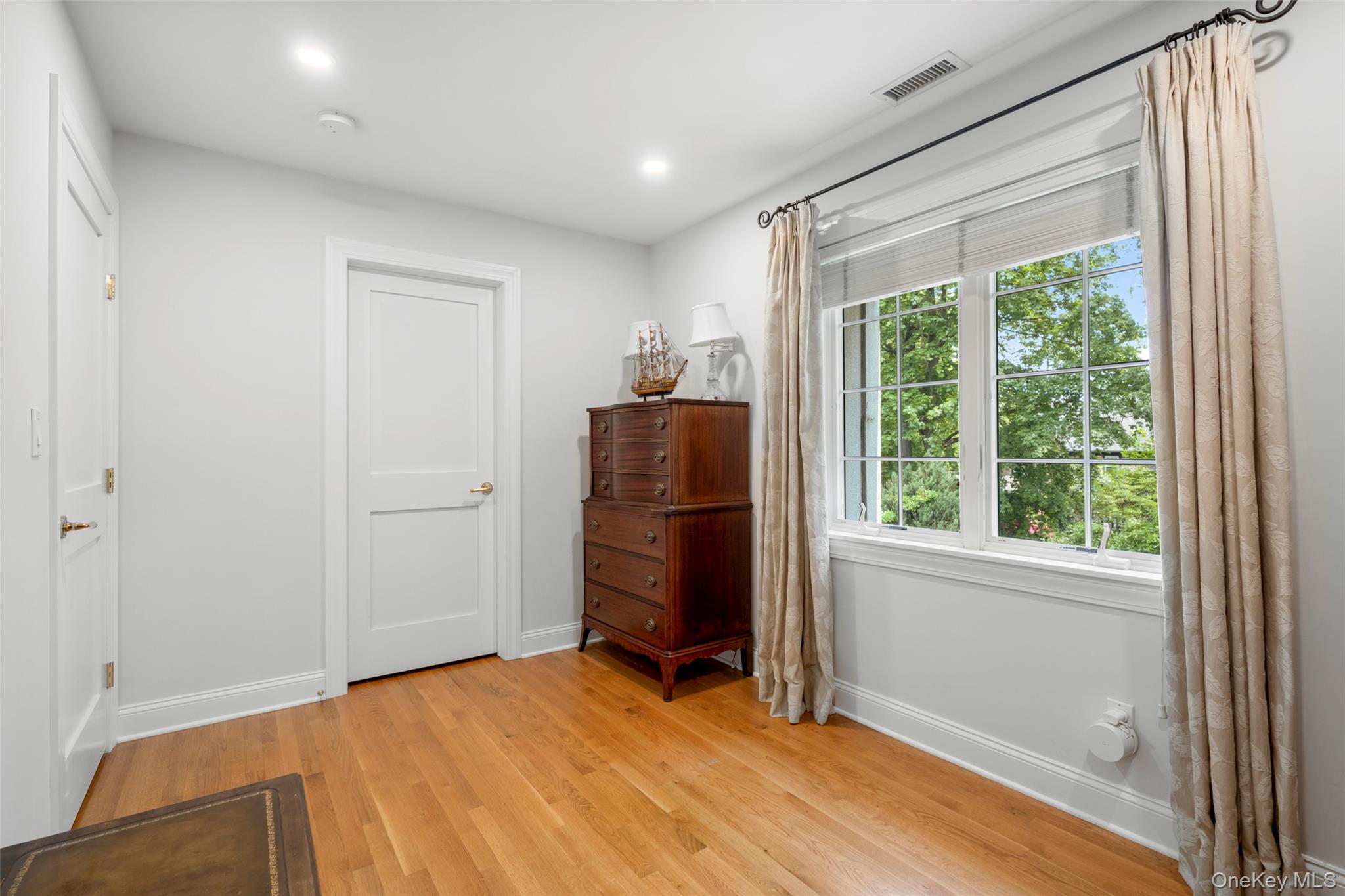 525 Carroll Avenue Property Photo 26