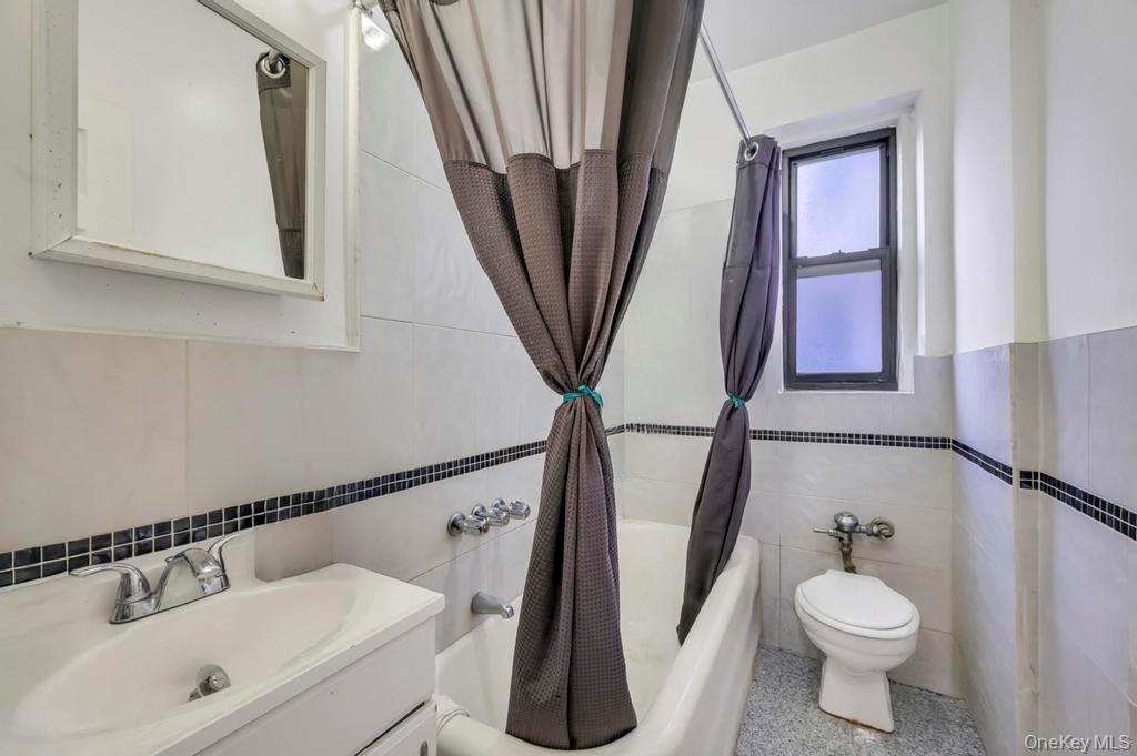 2020 E 41st Street 2b Property Photo 14