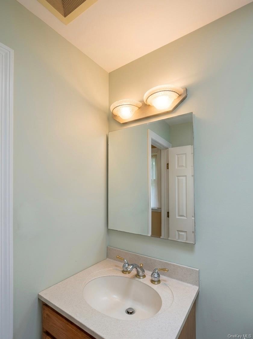 269 W Pulaski Road Property Photo 6