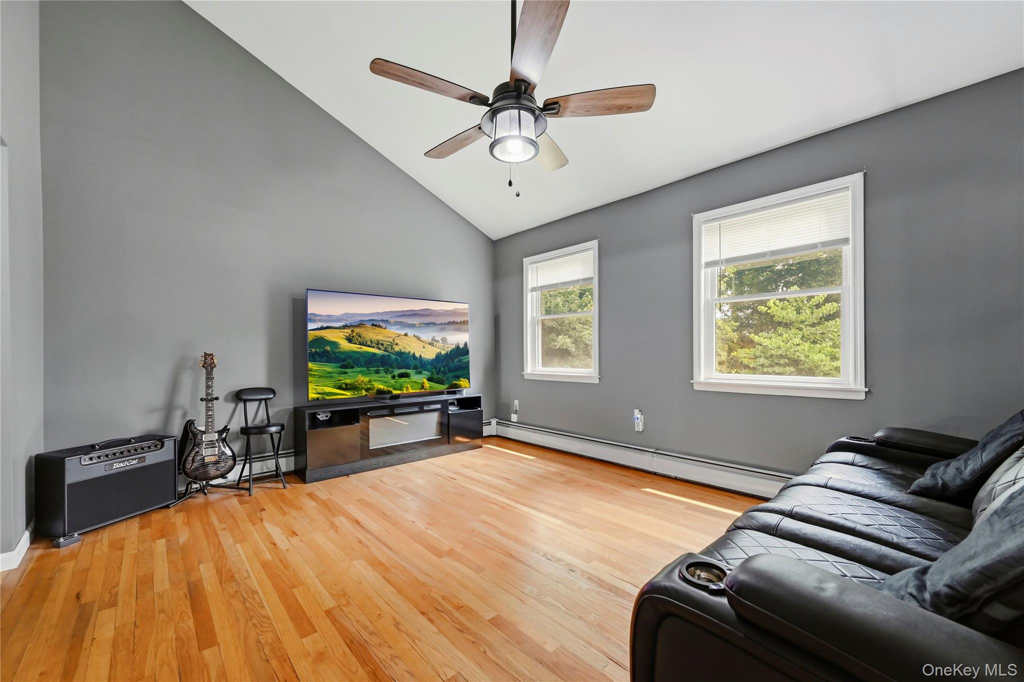 564 Clove Road Property Photo 9