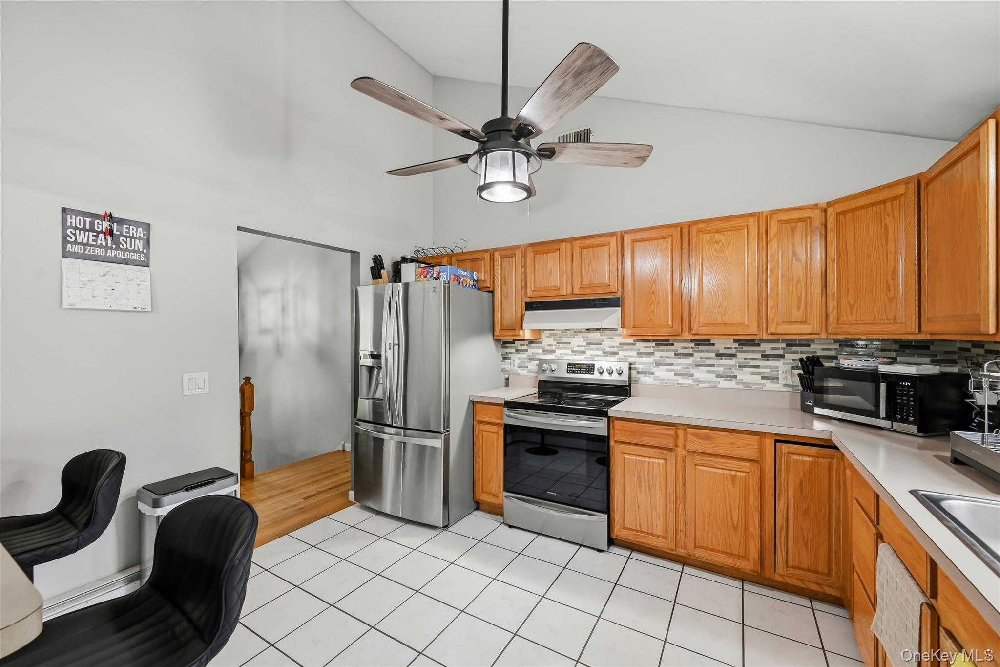 564 Clove Road Property Photo 15