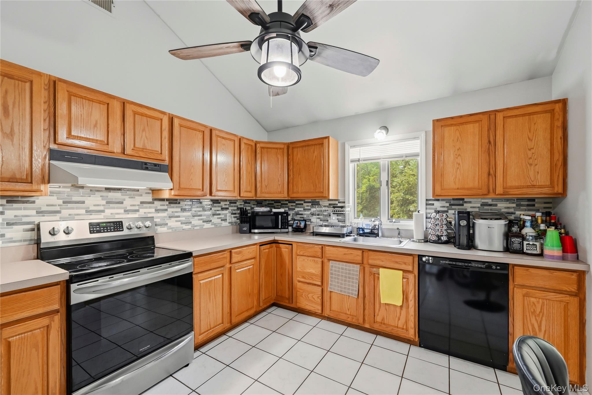 564 Clove Road Property Photo 18