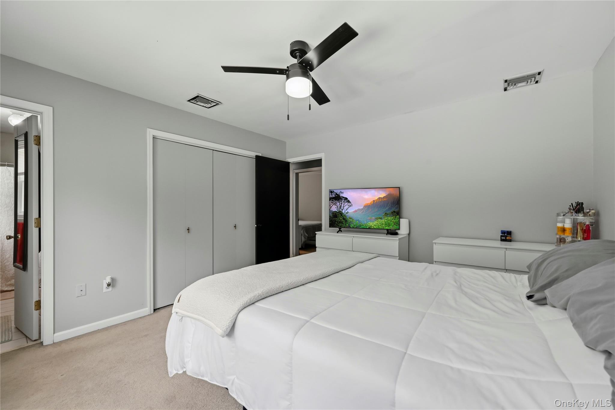 564 Clove Road Property Photo 21