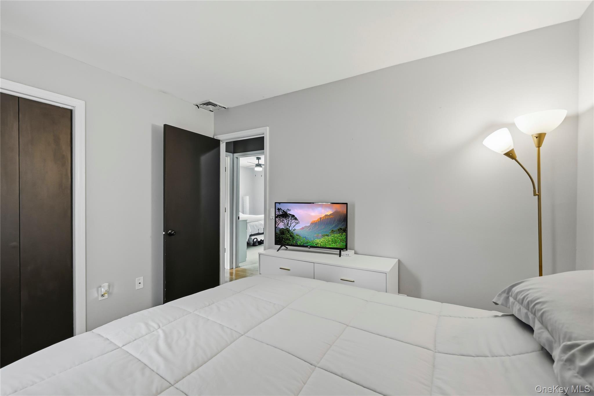 564 Clove Road Property Photo 27