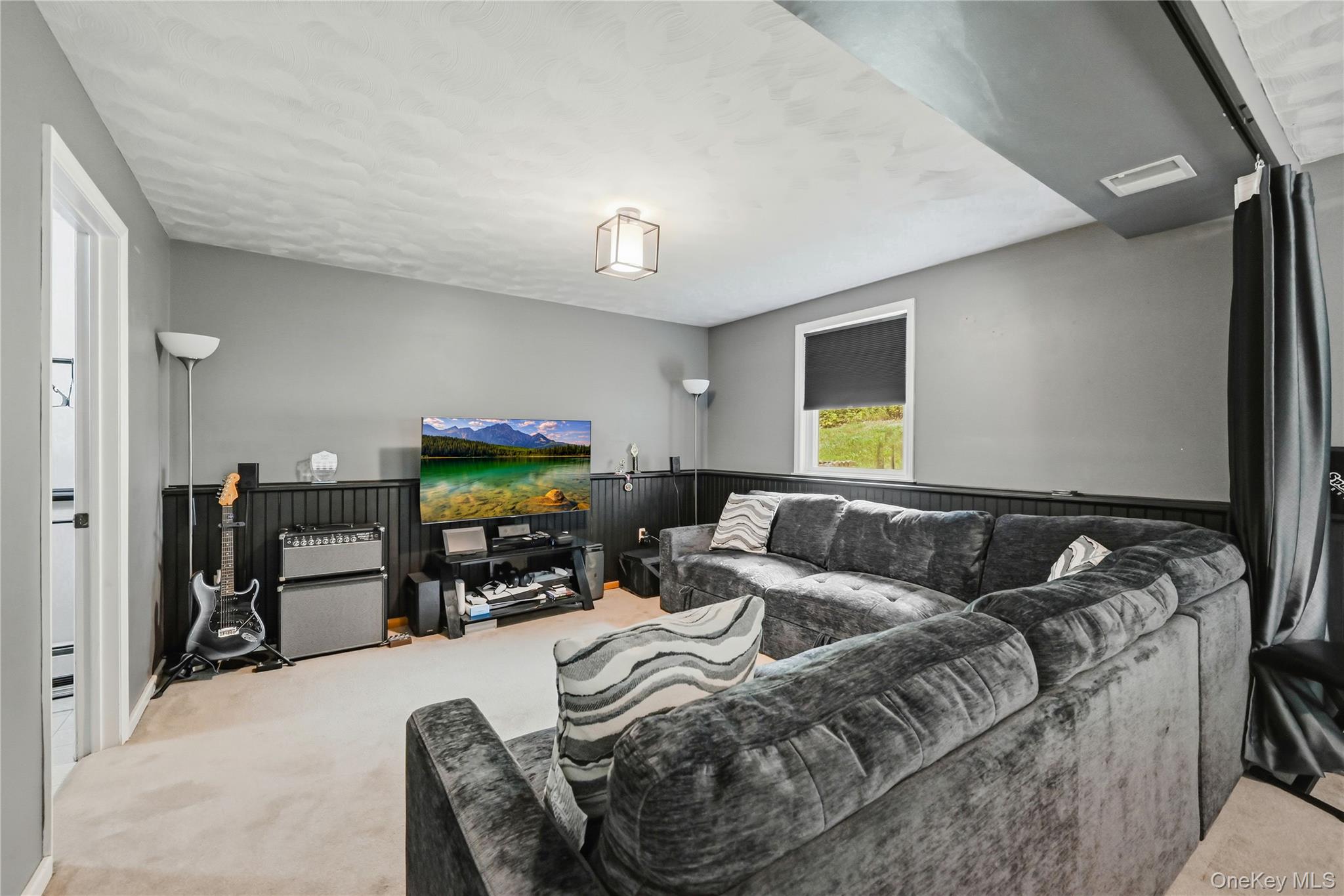 564 Clove Road Property Photo 33