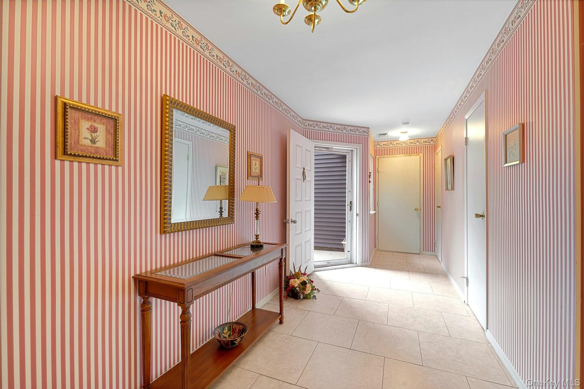 216 River Drive Property Photo 4