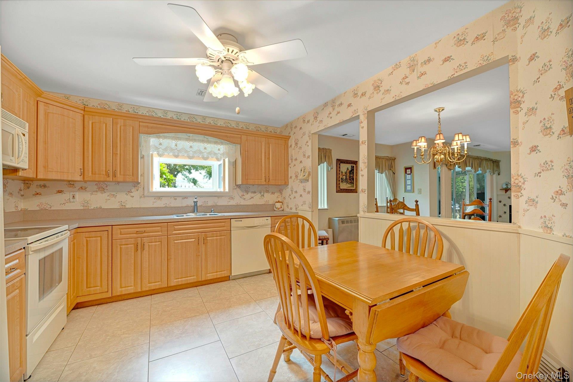 216 River Drive Property Photo 9