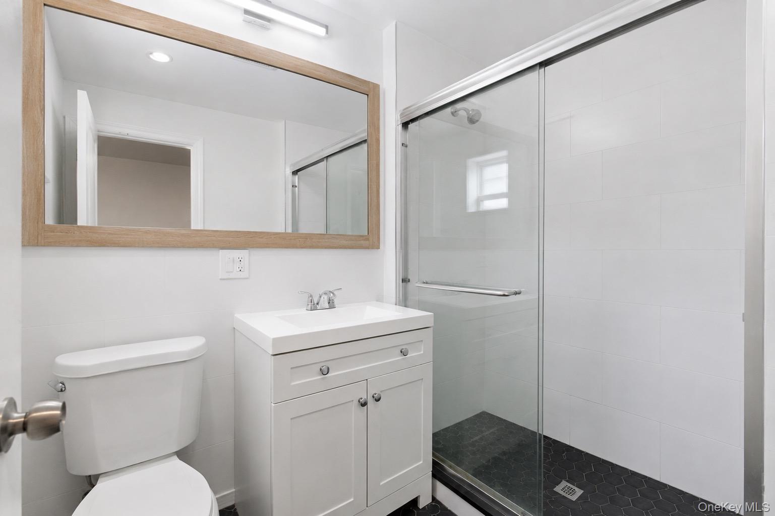 253 Robinson Avenue Property Photo 6