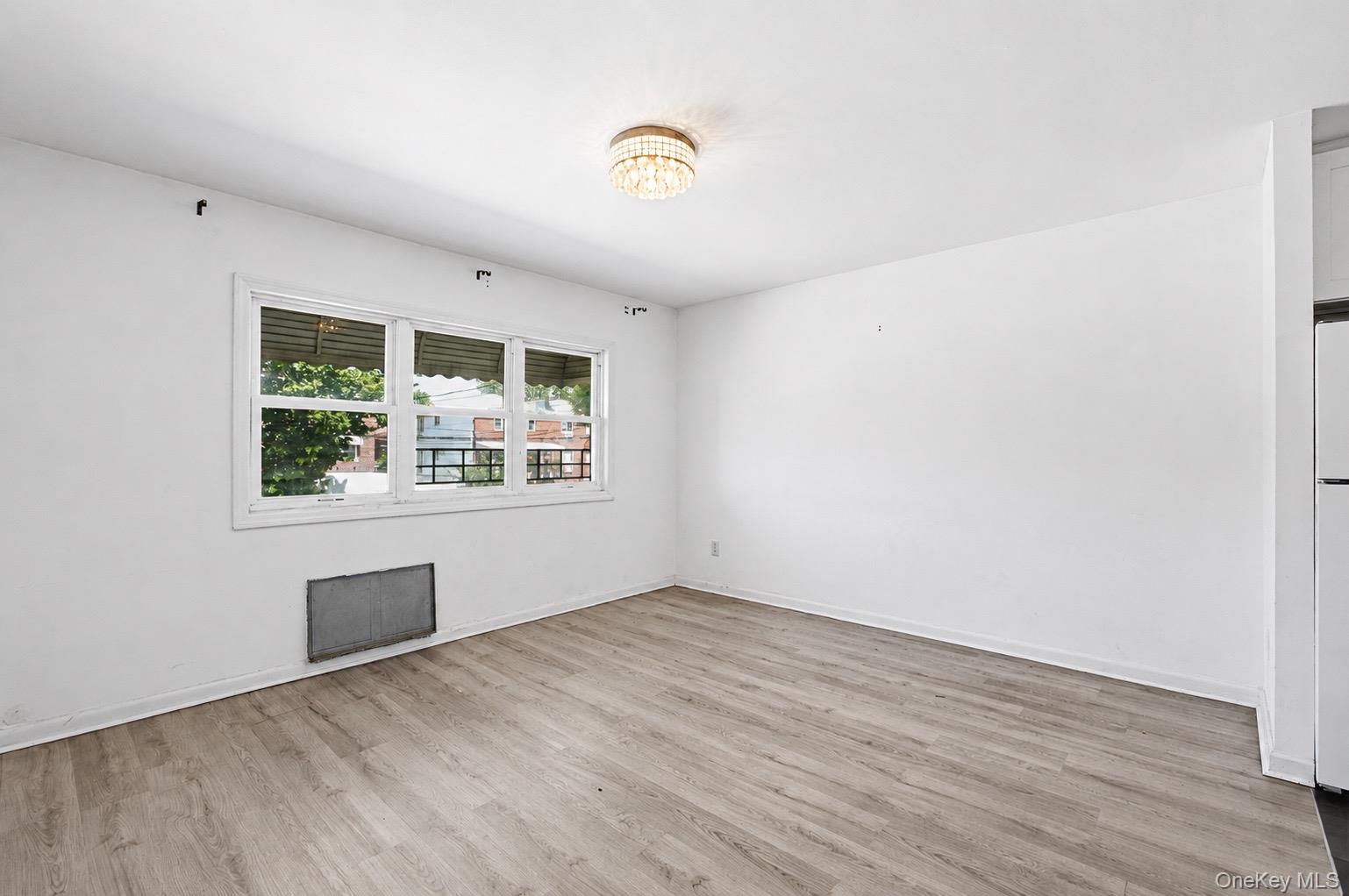 253 Robinson Avenue Property Photo 12