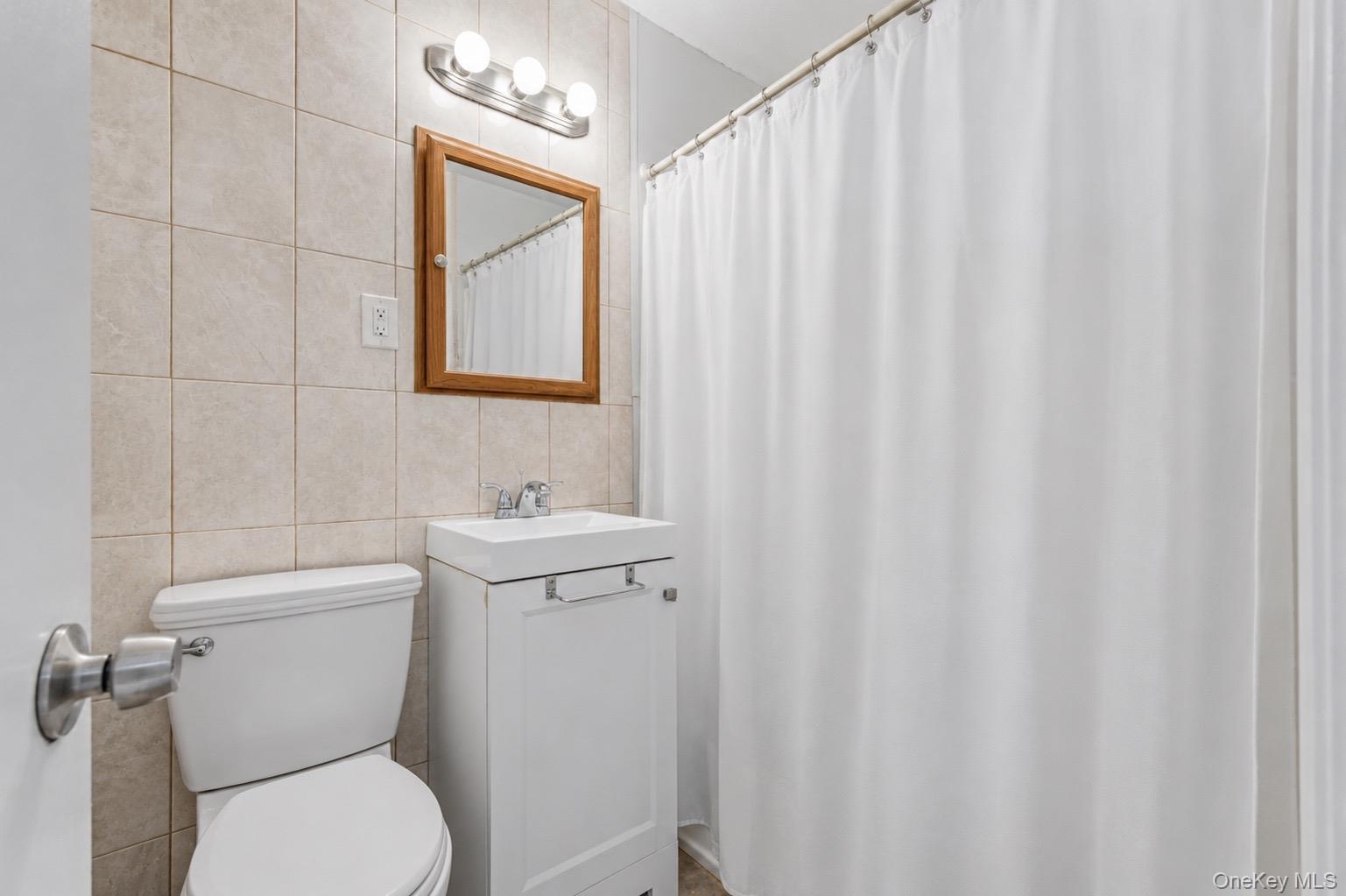 253 Robinson Avenue Property Photo 14