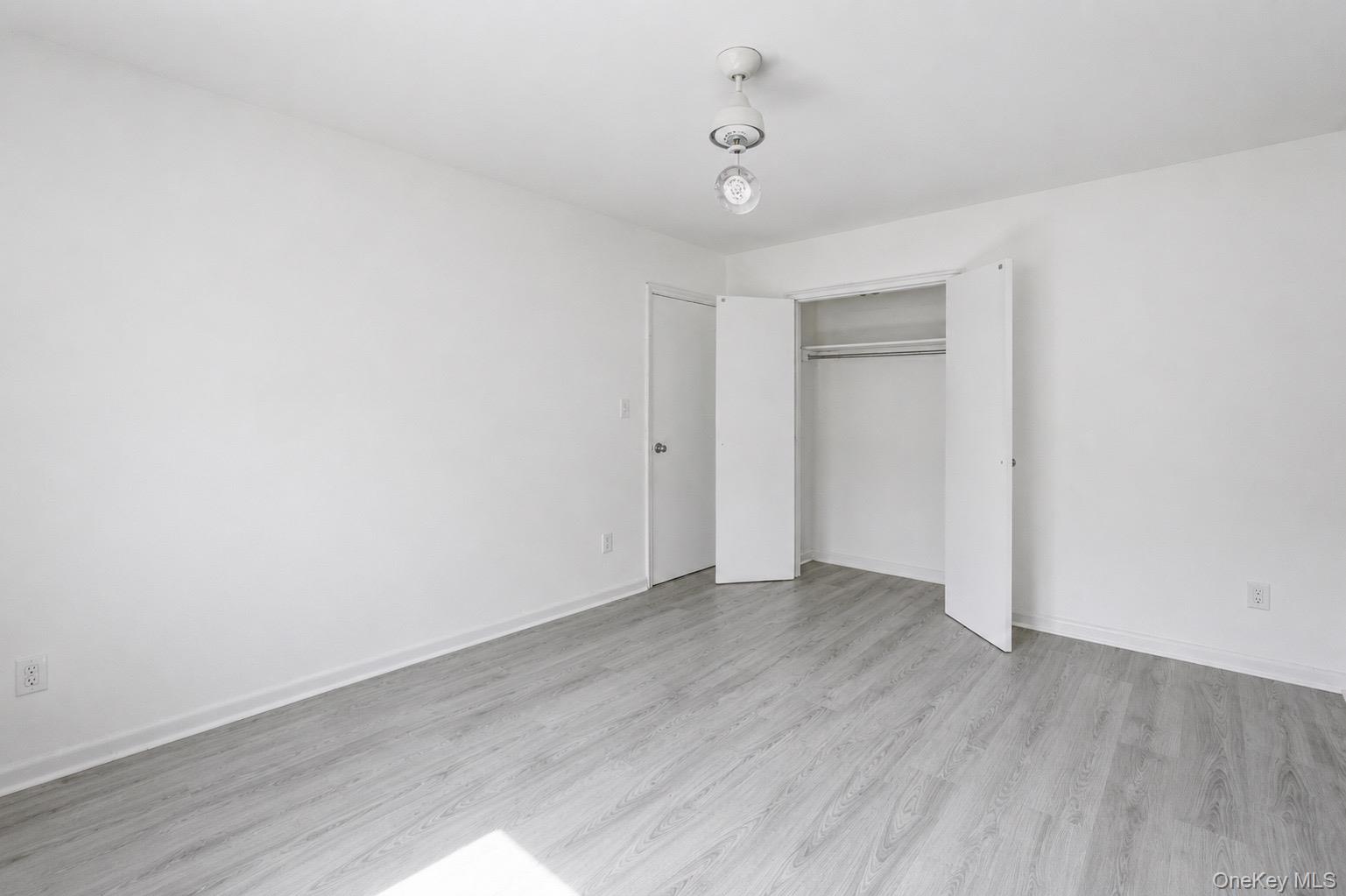 253 Robinson Avenue Property Photo 17