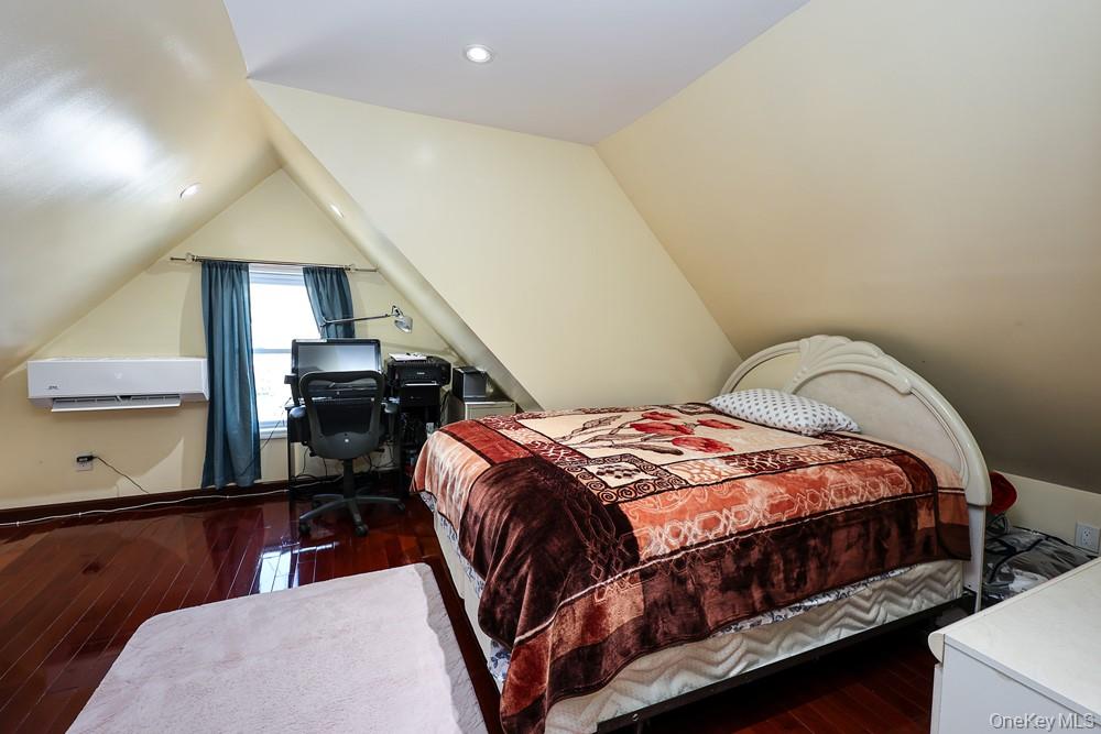 18348 Camden Avenue Property Photo 10