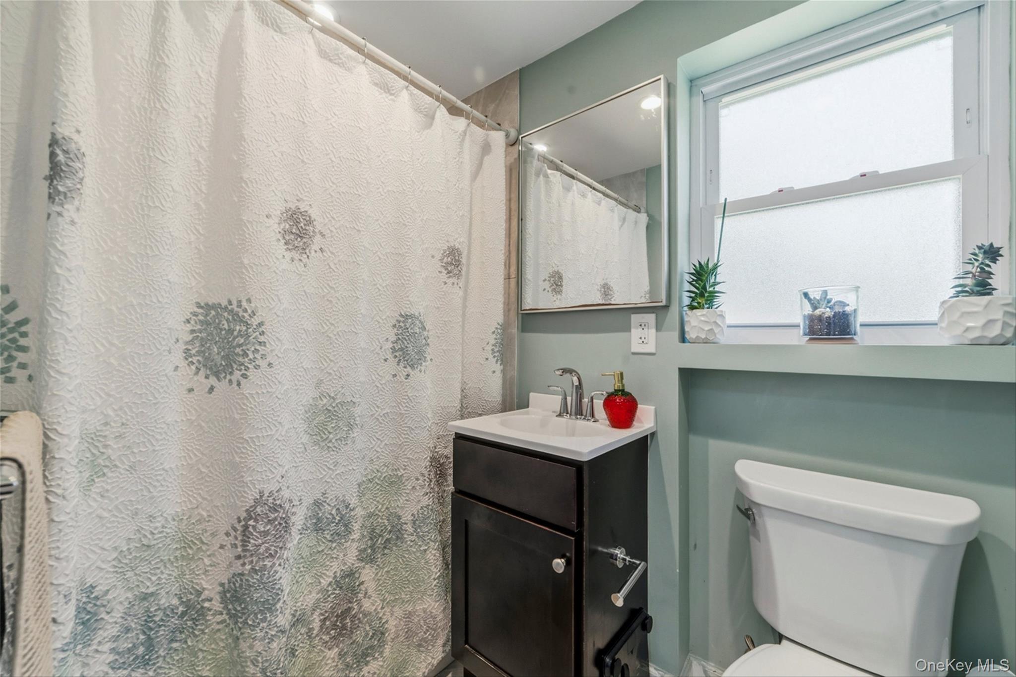 1463 Lincoln Terrace Property Photo 12