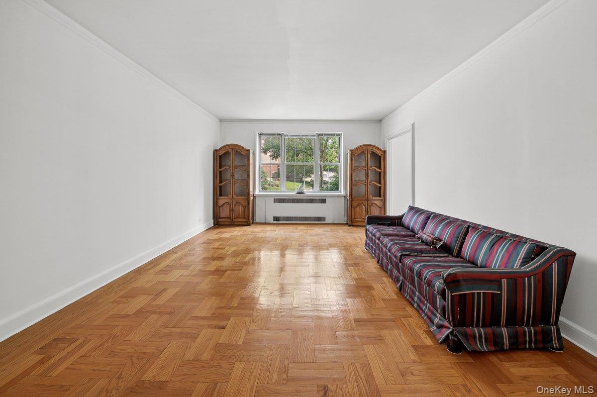 7 Midland Gardens 1m Property Photo 4