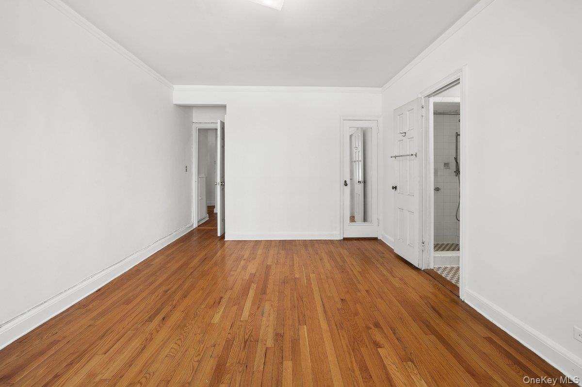 7 Midland Gardens 1m Property Photo 14