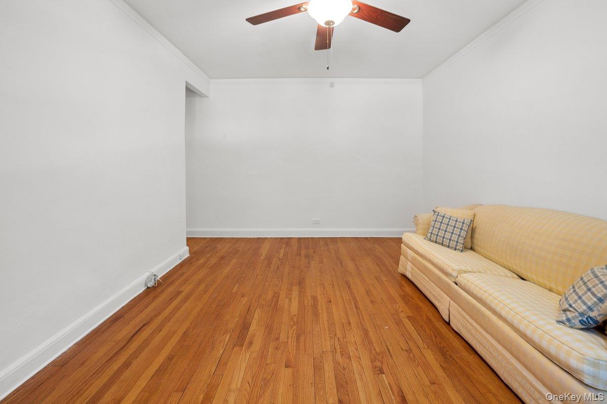 7 Midland Gardens 1m Property Photo 17