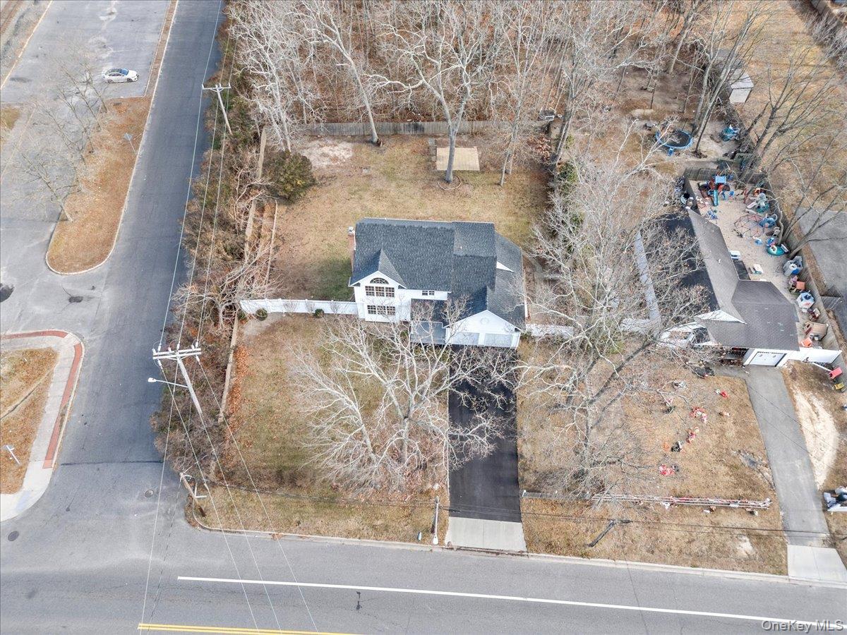 89 Railroad Avenue Property Photo 3