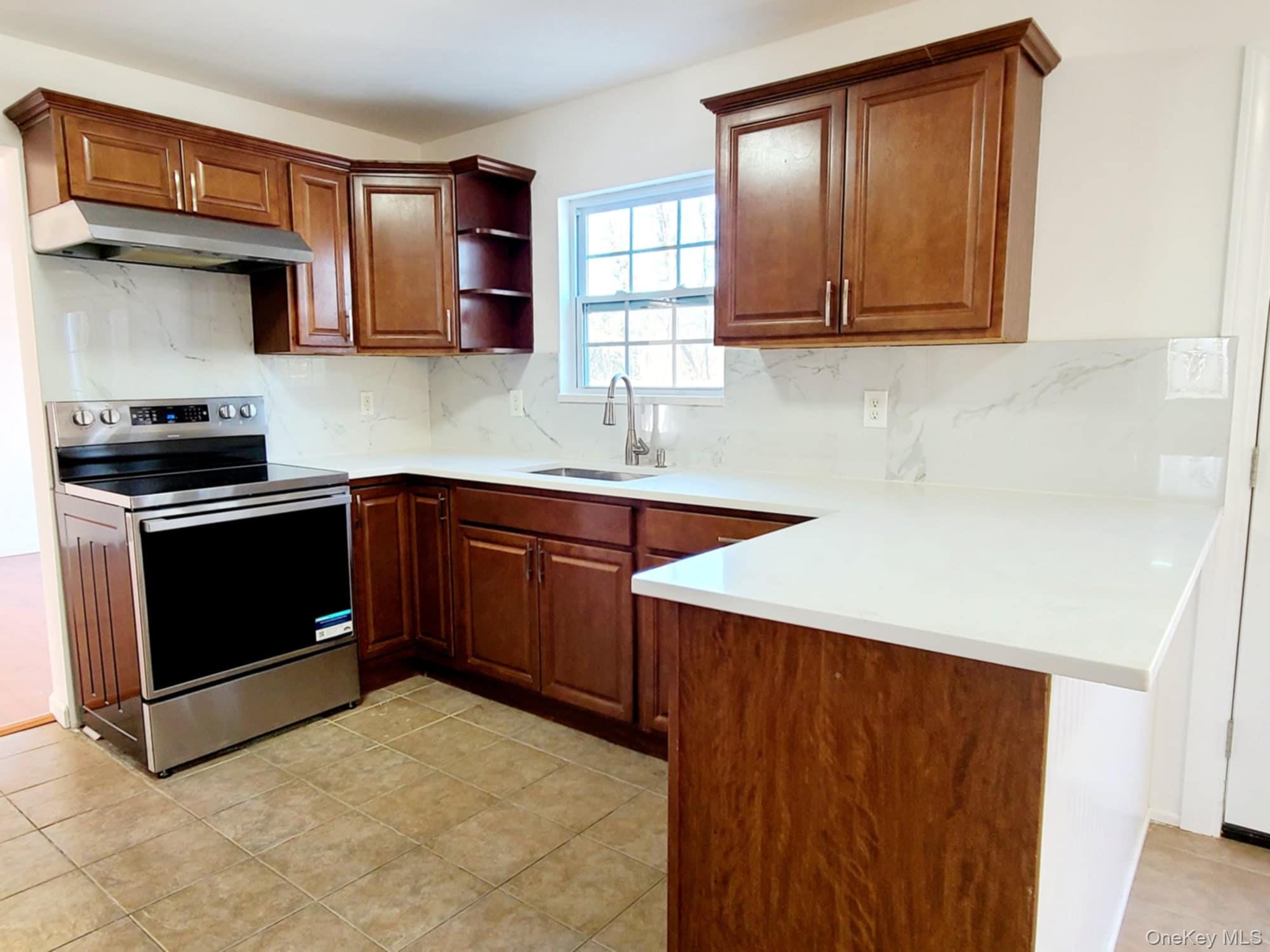 89 Railroad Avenue Property Photo 12