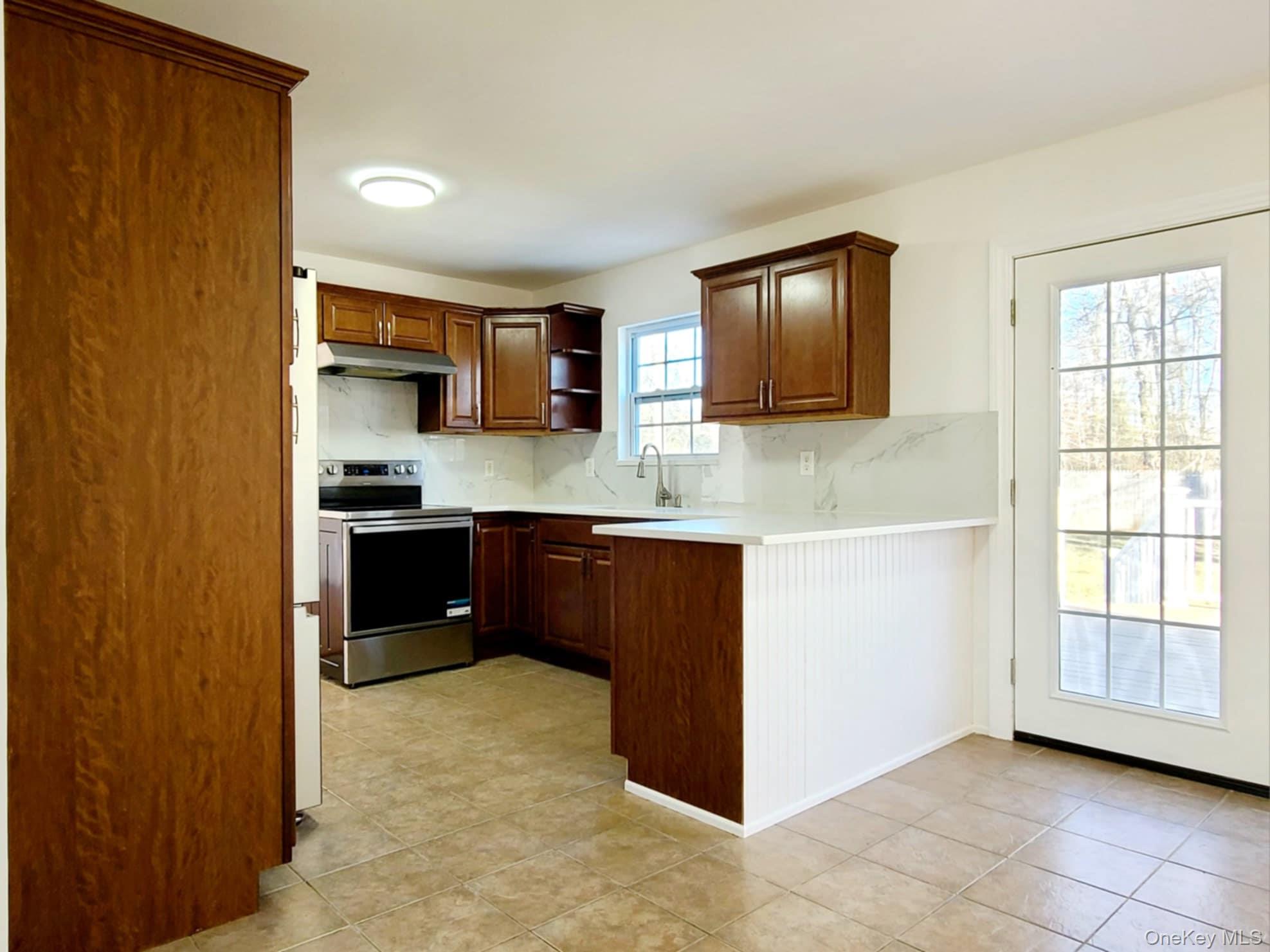 89 Railroad Avenue Property Photo 13