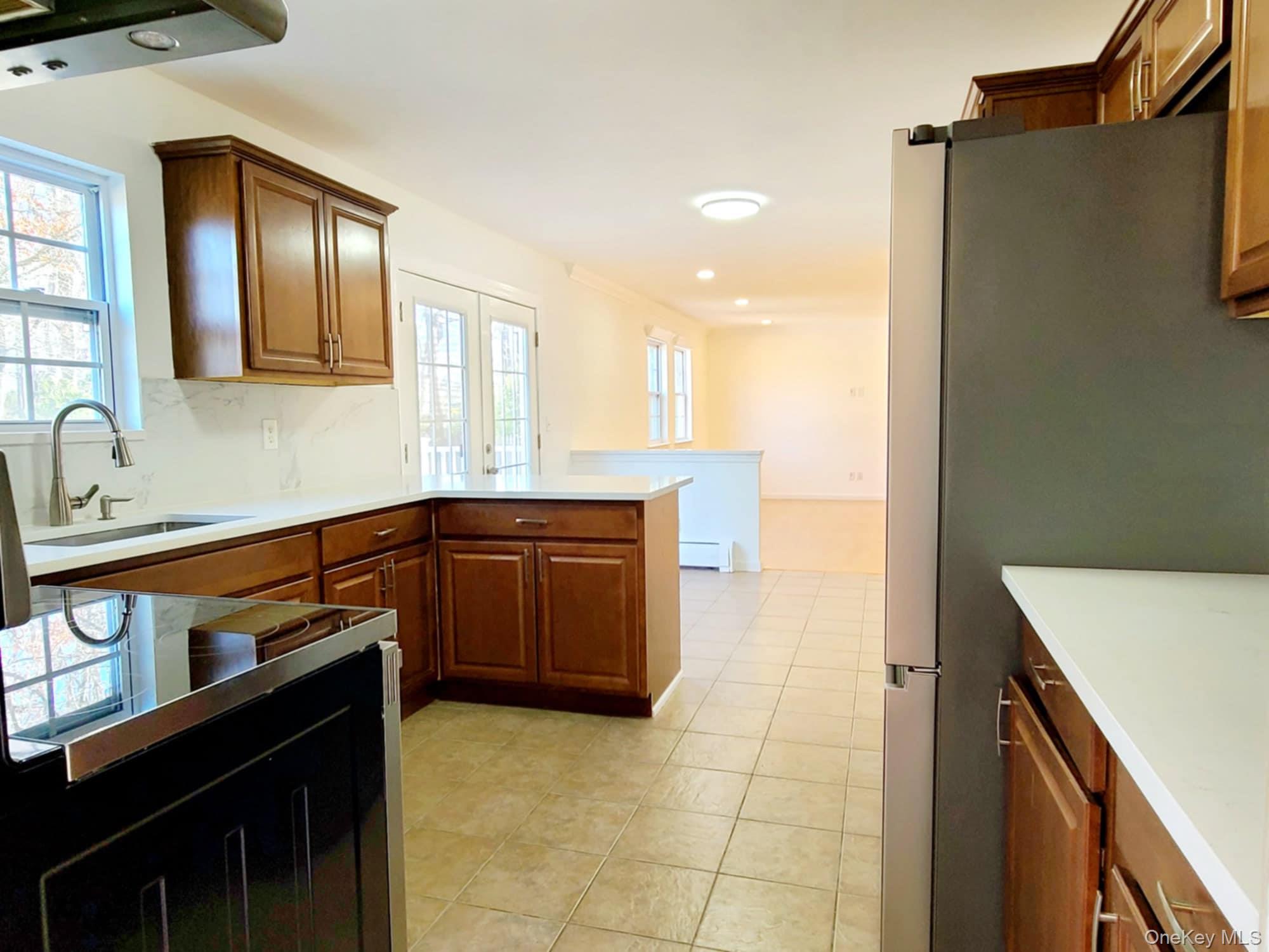 89 Railroad Avenue Property Photo 14