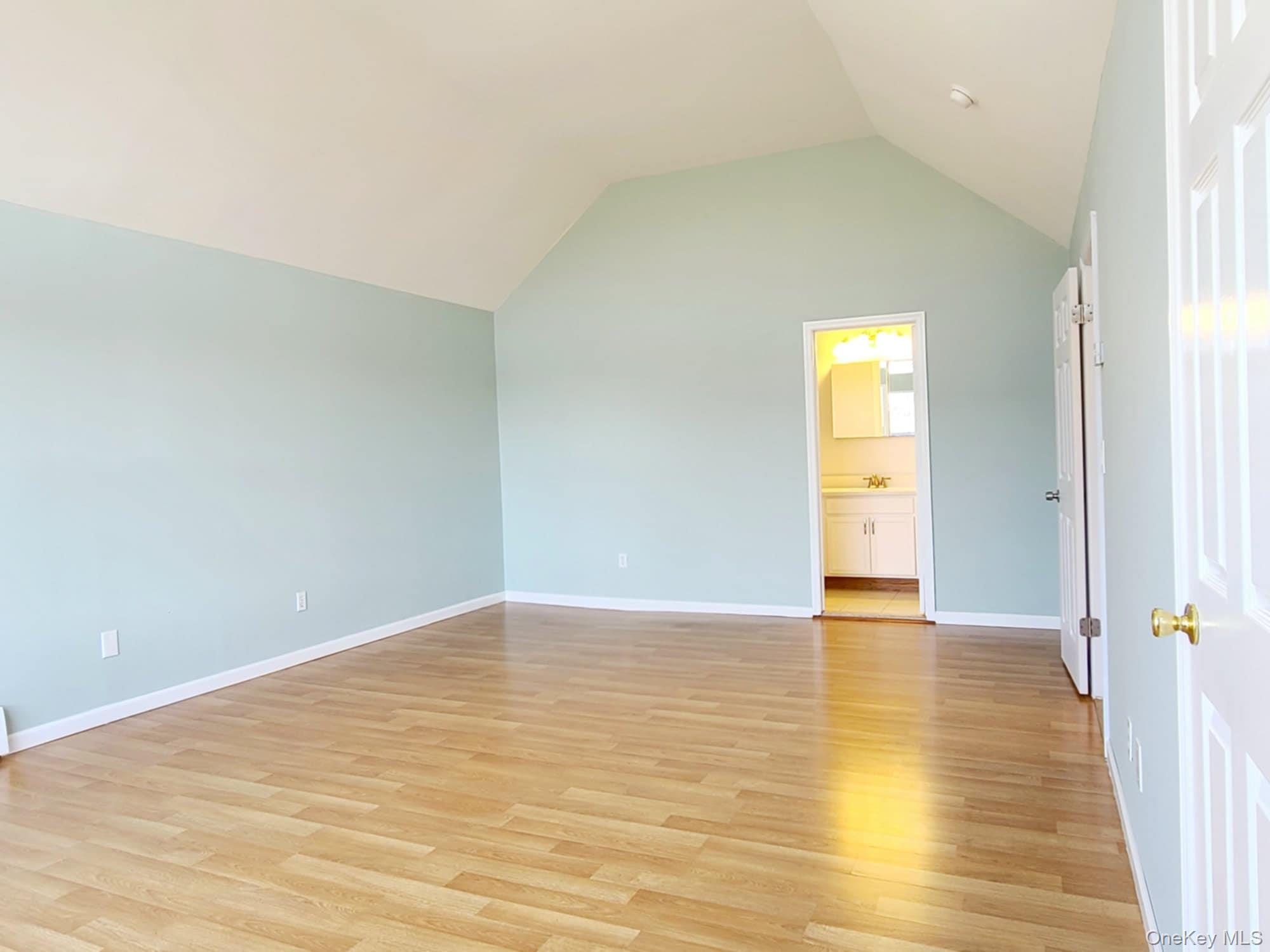 89 Railroad Avenue Property Photo 21