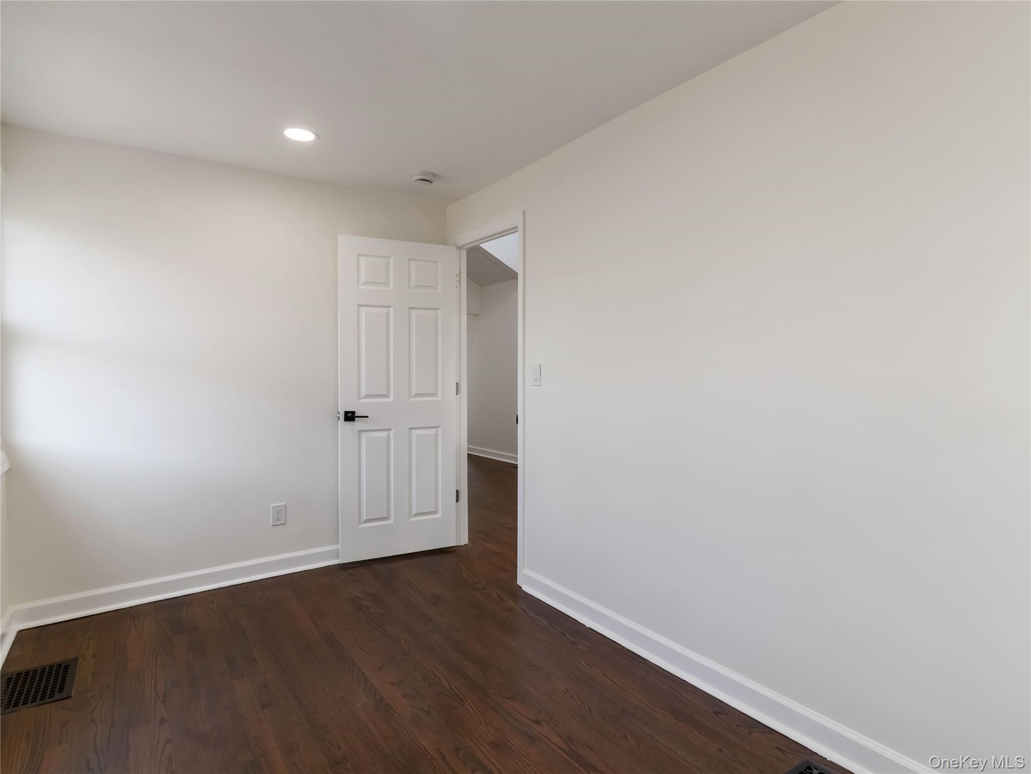 37 New Avenue Property Photo 9