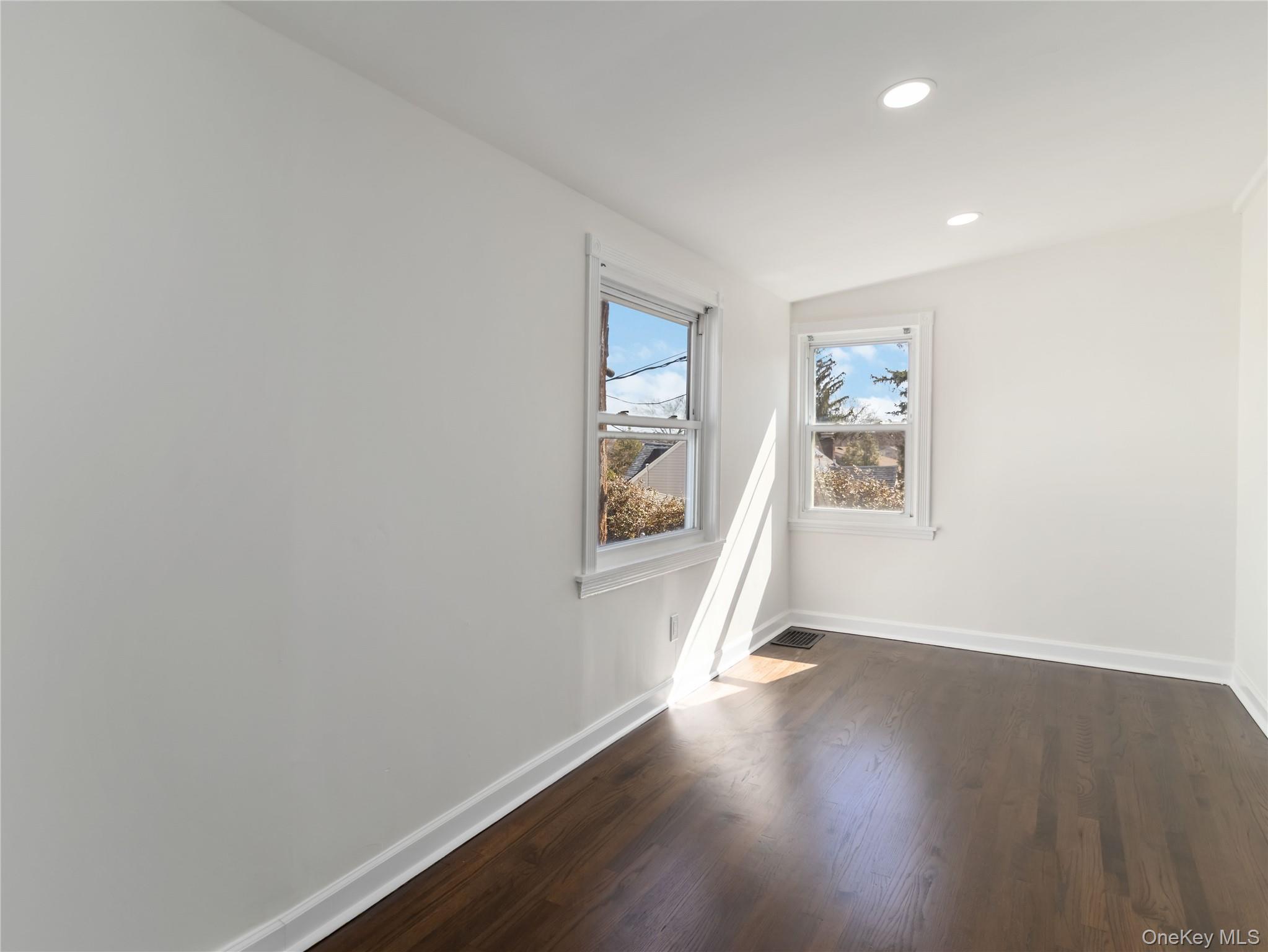 37 New Avenue Property Photo 10