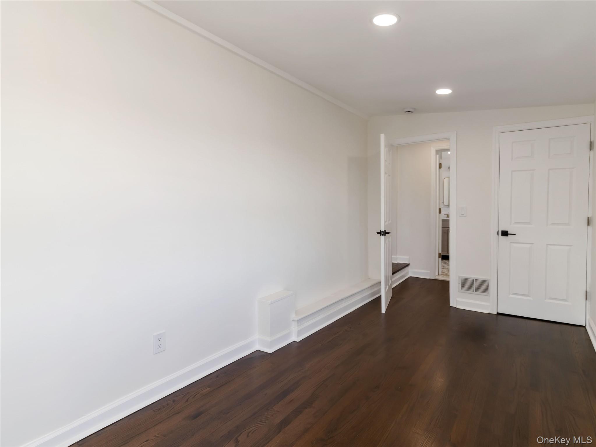 37 New Avenue Property Photo 11