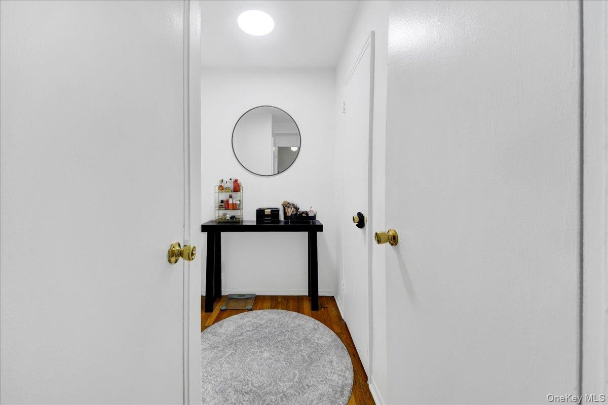 370 Westchester Avenue 3m Property Photo 4