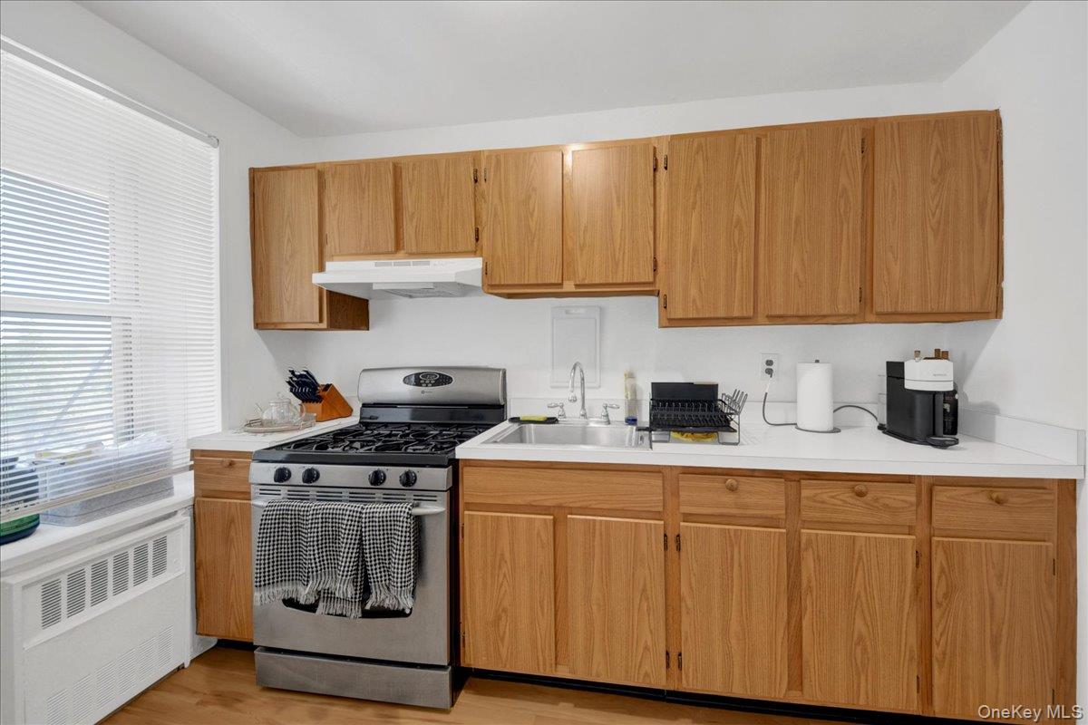 370 Westchester Avenue 3m Property Photo 6