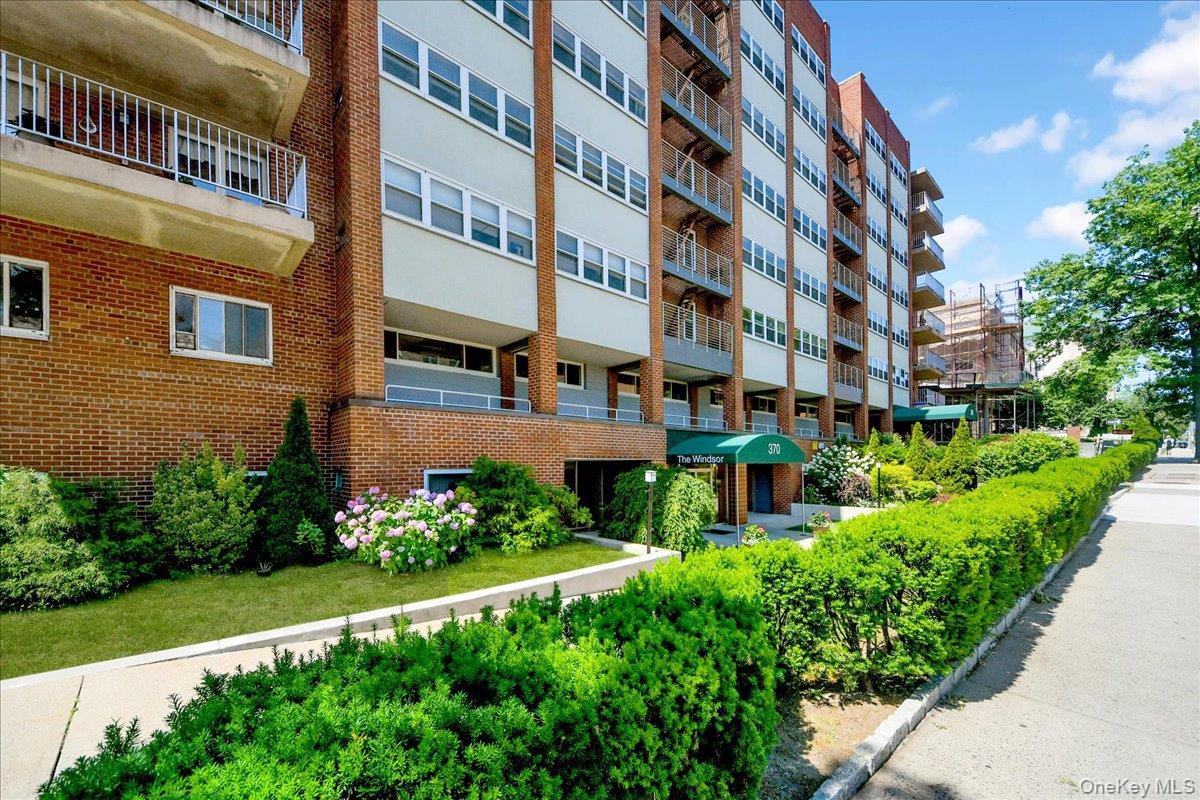 370 Westchester Avenue 3m Property Photo 8