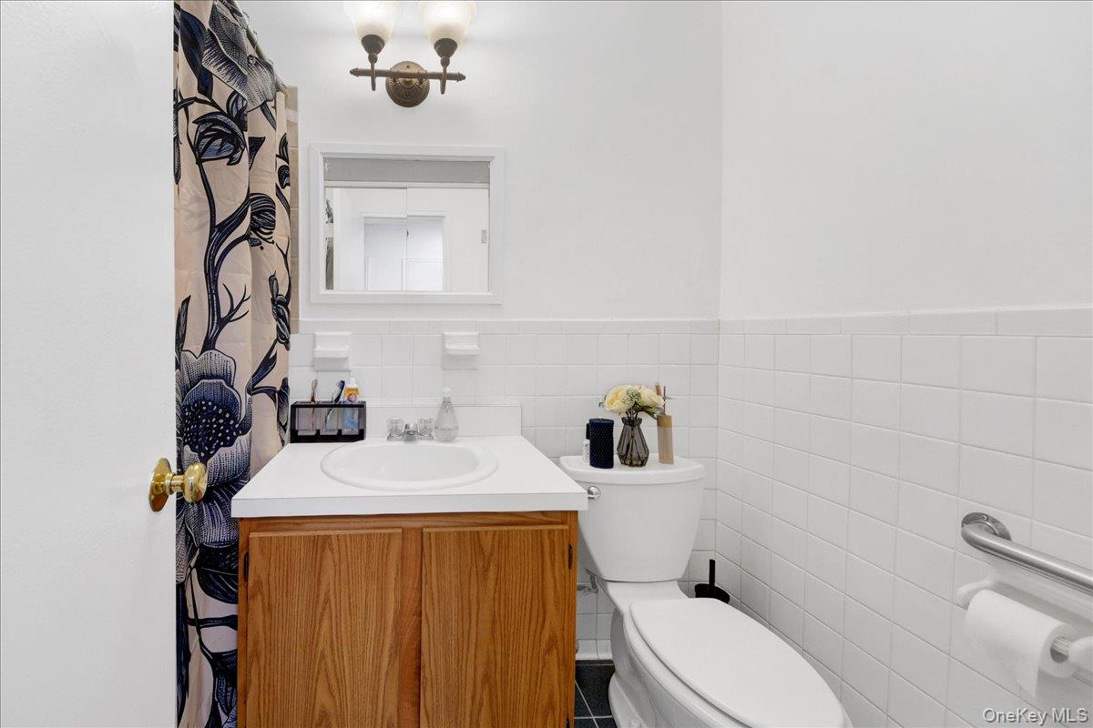 370 Westchester Avenue 3m Property Photo 13