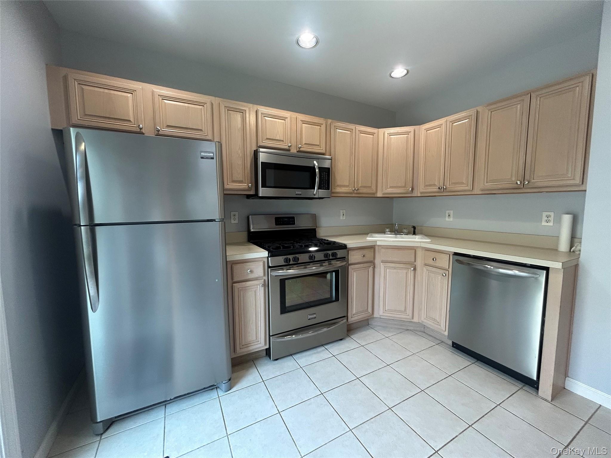 82 Kate Circle Property Photo 5
