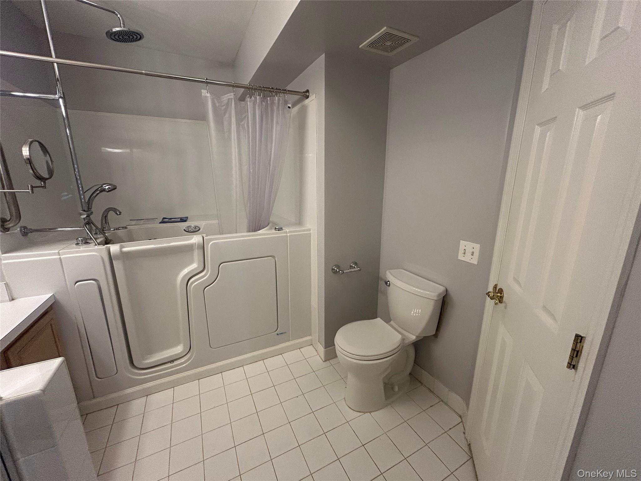 82 Kate Circle Property Photo 12