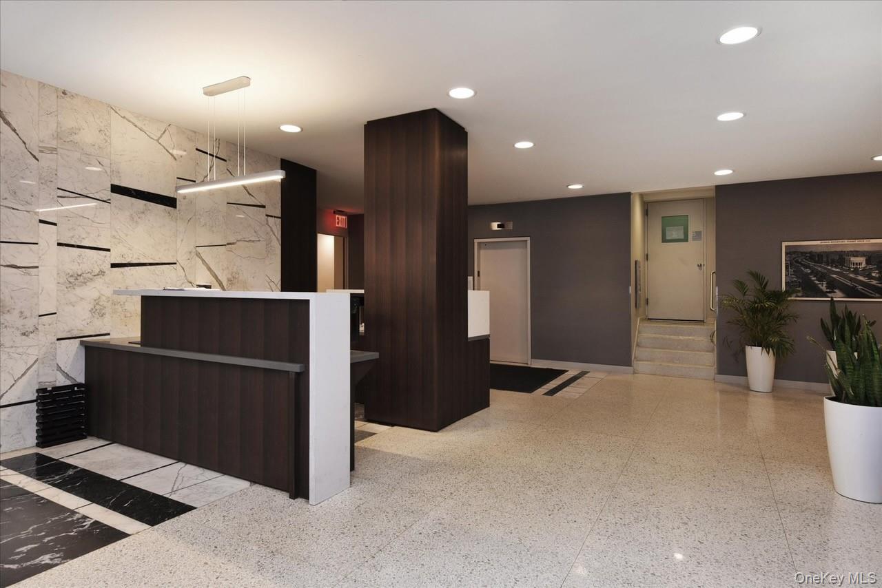 107-40 Queens Boulevard 12g Property Photo 3