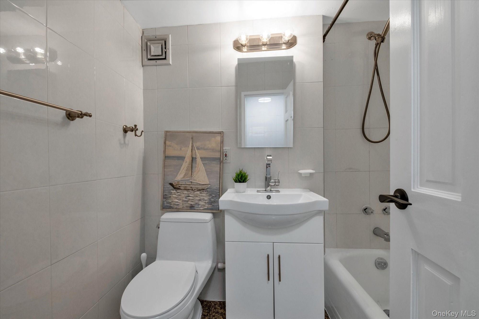 107-40 Queens Boulevard 12g Property Photo 11