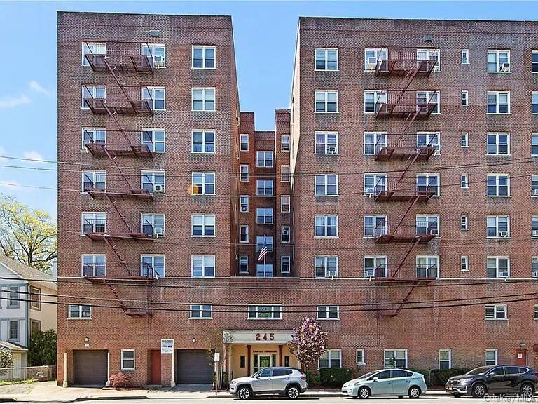 245 Bronx River Road 7F Property Photo 1