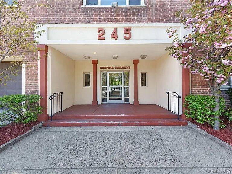 245 Bronx River Road 7f Property Photo 2