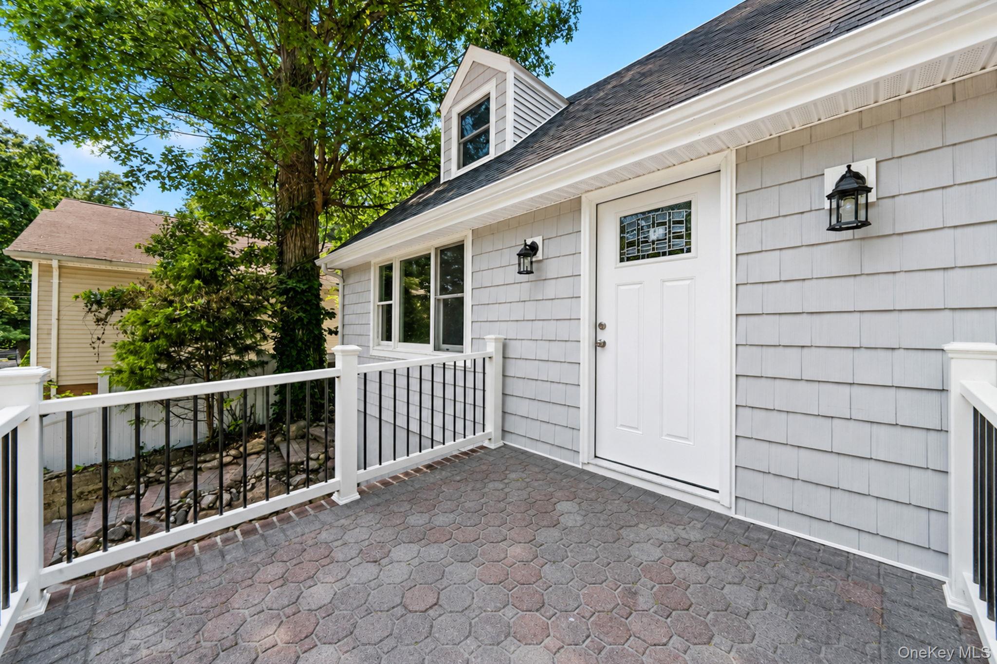 245 Melville Road Property Photo 4