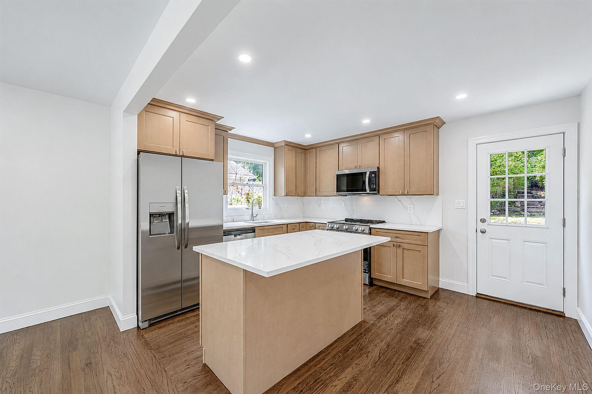 245 Melville Road Property Photo 8