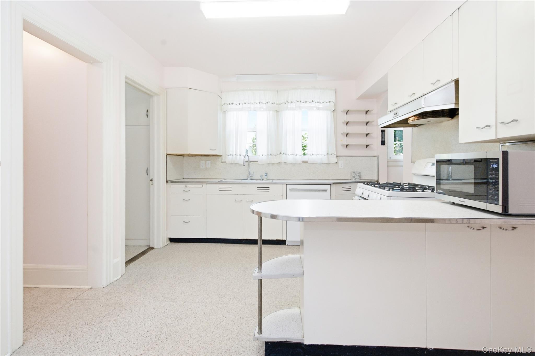 9 Leith Place Property Photo 12