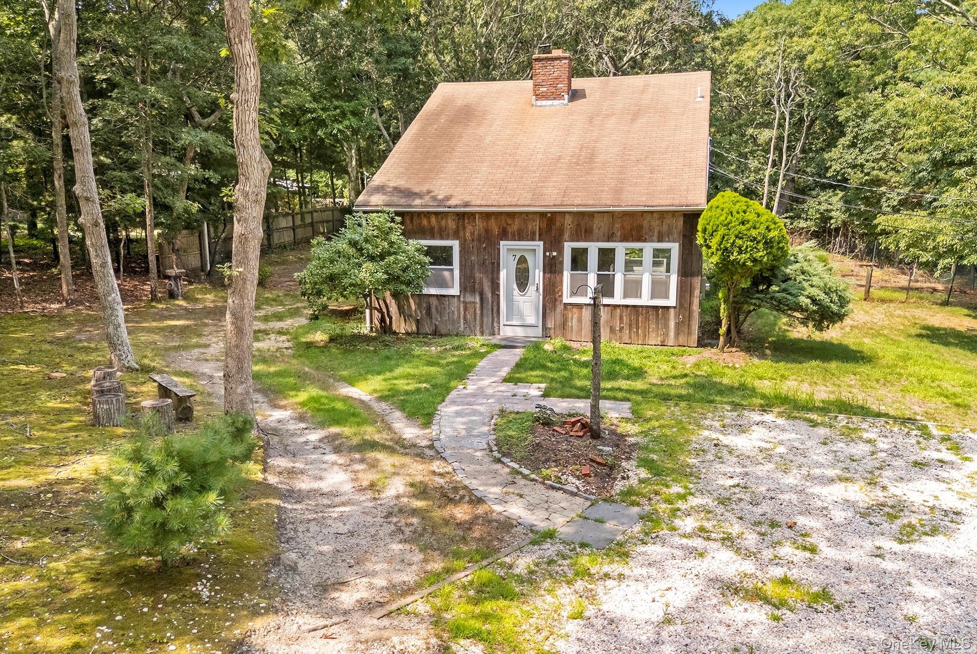 7 Albertines Lane Property Photo 1
